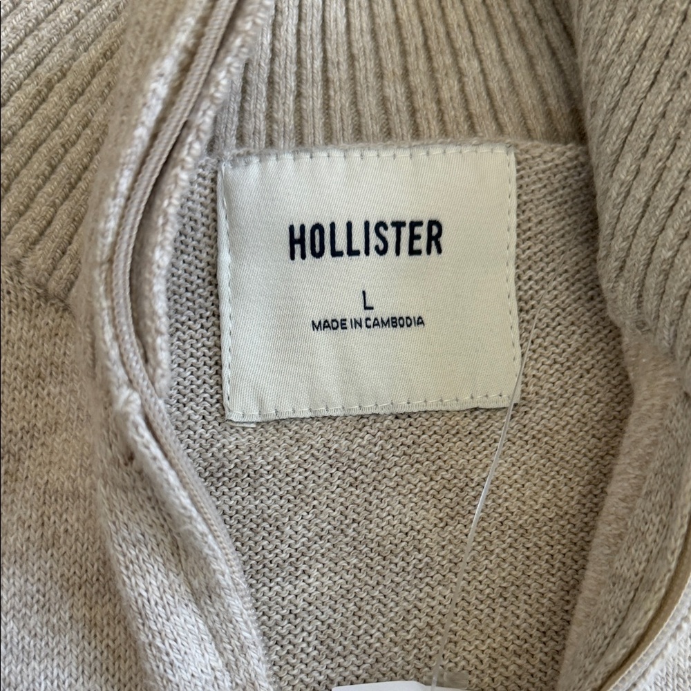 Hollister Men's Light Gray Zip-Up Sweater - Picture 2 of 2